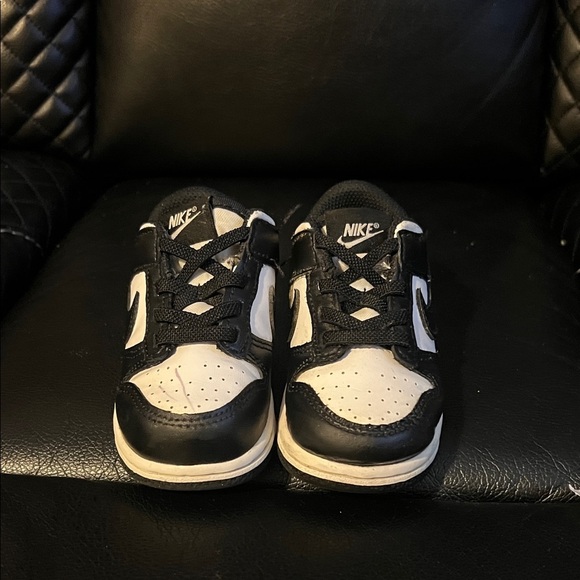 Nike Kids Black and White Sneakers - Picture 3 of 6